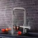 Vandhane med nedkølet vand samt brus